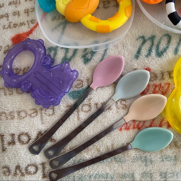 Non Toxic Teether, Spoon & Rattle Bundle - Picture 3 of 8